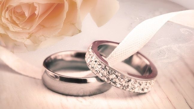How To Save Money On Engagement Rings And Wedding Ban