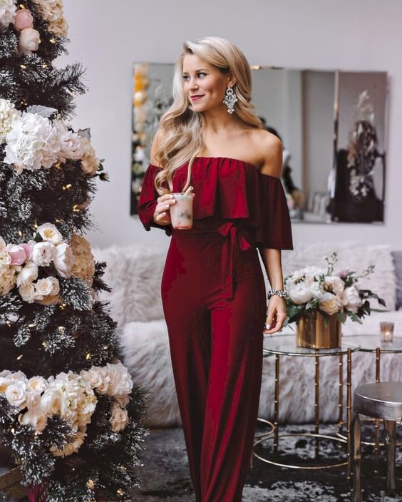 Amazing Casual Christmas Party Outfit Ideas for Women on Stylevo