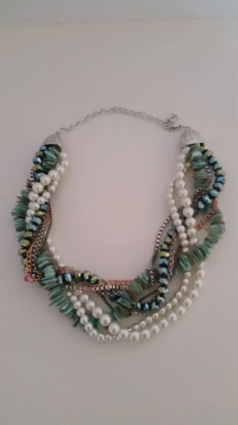 Costume Jewelry. Necklace. Intertwined Faux Pearls, Beads Chains .