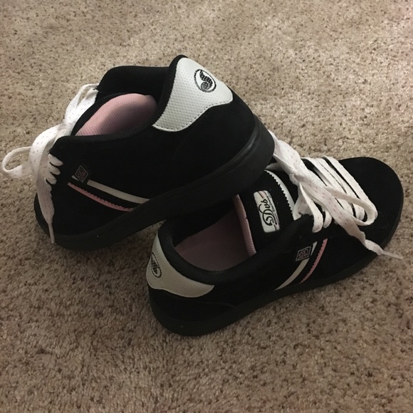 DVS Shoes | Womens Black And Pink Skate Shoe Sneaker 65 | Poshma