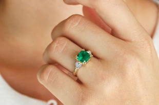 The 21 Most Stunning Emerald Engagement Rings | Who What We