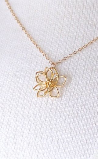 Cute pendant :) Delicate Gold Flower Necklace Simple Flower .