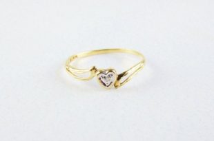 Vintage 10k Gold Heart Ring with Diamond Chip, White Gold Accents .