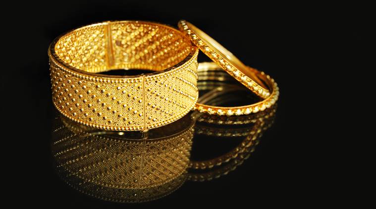 Ahmedabad airport: Customs officer demands gold jewellery bills .