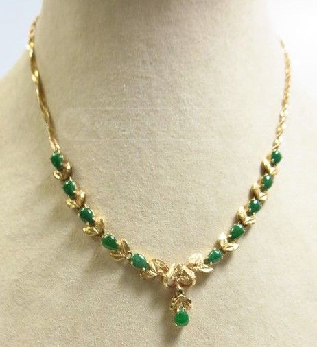 18K Yellow Gold Jade Necklace 10.4 Gm in 2020 | Gold necklace .