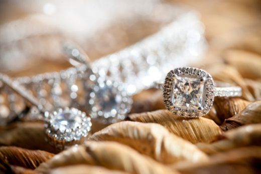 Diamonds.net - eBay to Authenticate Luxury Jewel