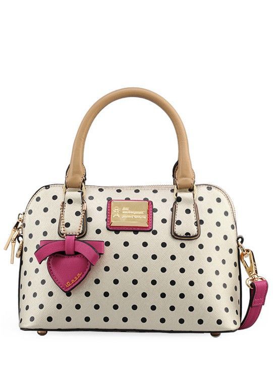 Top 3 reasons why oversized cute handbags are loved by women .