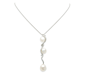 Jewelry Rental: Diamond Pearl Pendant Necklace: White Go