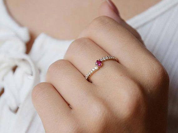 25 Ruby Engagement Rings for Stylish Brides | Who What We