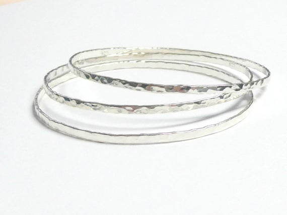 2 mm thin silver bangles /hammered bangle/bracelet set | Et