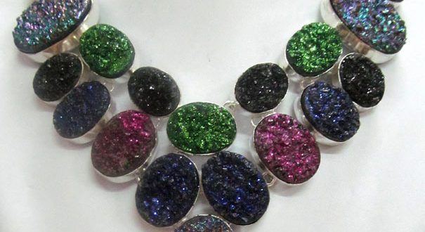 Earrings: stone jewel