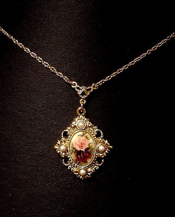 Get the History of Vintage Necklaces in your Collections | Fashion .
