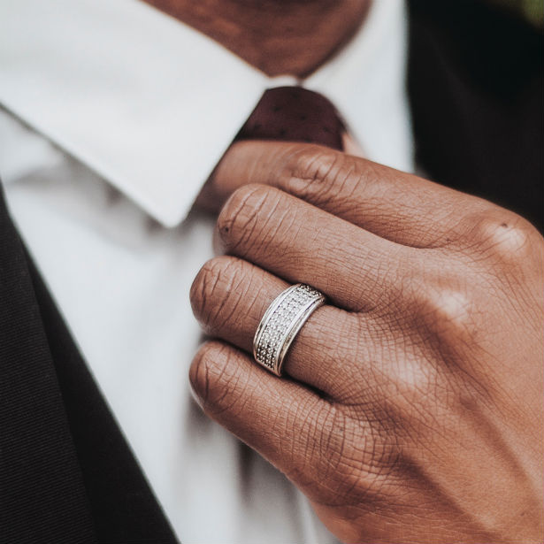 Your Guide to Men's Wedding Band Styl
