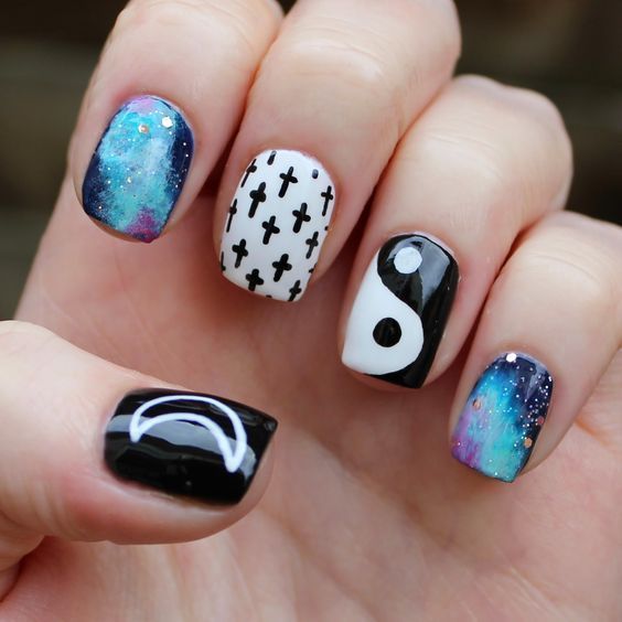 Alien Nail Art Design Ideas in 2020 | Grunge nails, Cute gel nails .