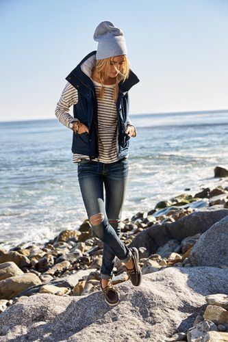 26 Best Boating Outfit Ideas for Girls-What to Wear On a Bo