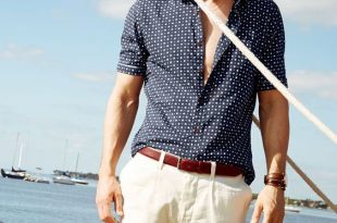 Printed-Shirts-for-Beach-Trip 24 Best Boating Outfits for Men .