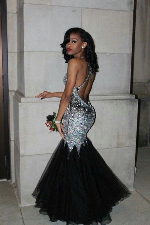 Pinterest//@Rollody | Cute prom dresses, Prom outfits, Prom dress .