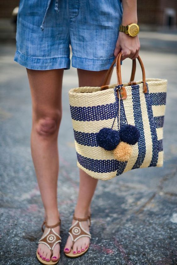 Friday Favorites - Charming Straw Bags for Summer | Straw handbags .