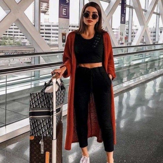 10 Perfect Travel Outfits That Will Keep You Comfy And Stylish .