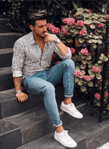 18 Best Summer Jeans Outfits for Men to Stay Cool and Ch