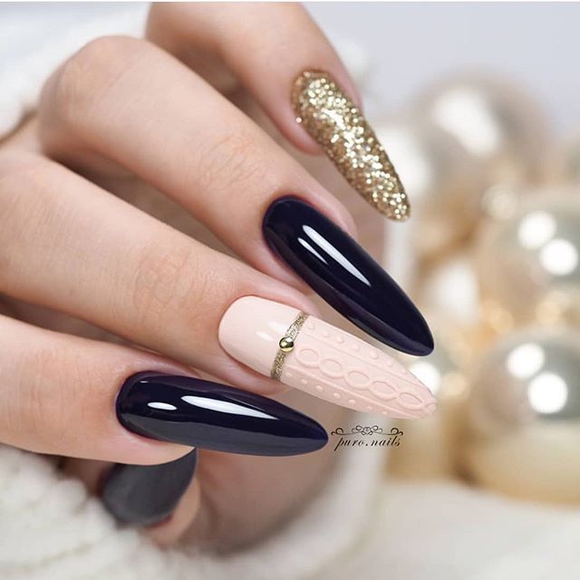 Gorgeous New Year's Eve Nail Art Ideas For Glam Loo