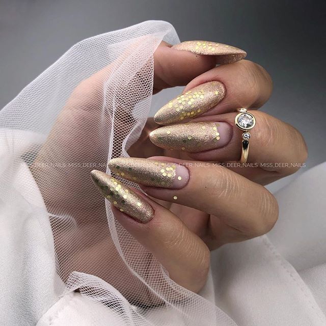 Gorgeous New Year's Eve Nail Art Ideas For Glam Loo