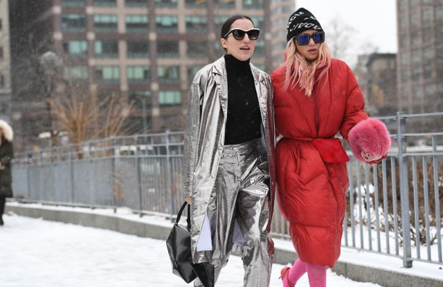 Winter Fashion Trends 2019: Street Style Outfit Photos for a Snow .