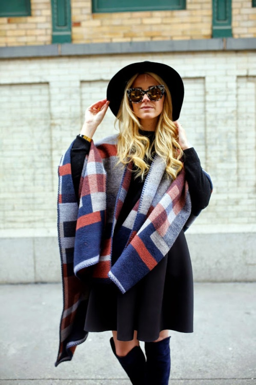 17 Amazing Oversize and Blanket Scarf Outfit Ideas for Stylish .