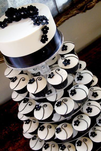 15 Awesome Delicious Weddings Cupcake Inspiration Tiers (With .
