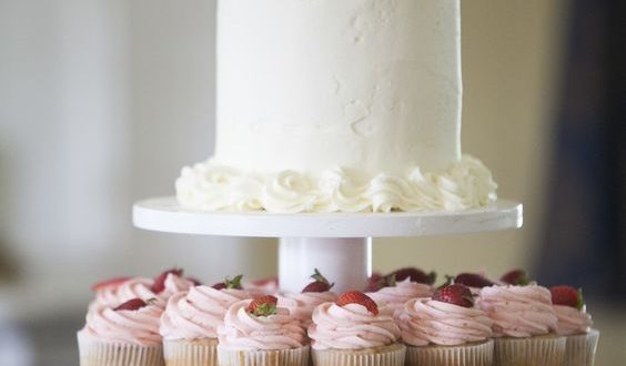 15 Awesome Delicious Weddings Cupcake Inspiration Tiers | Spring .