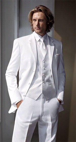 An all-white outfit for the groom | White tuxedo wedding, White .